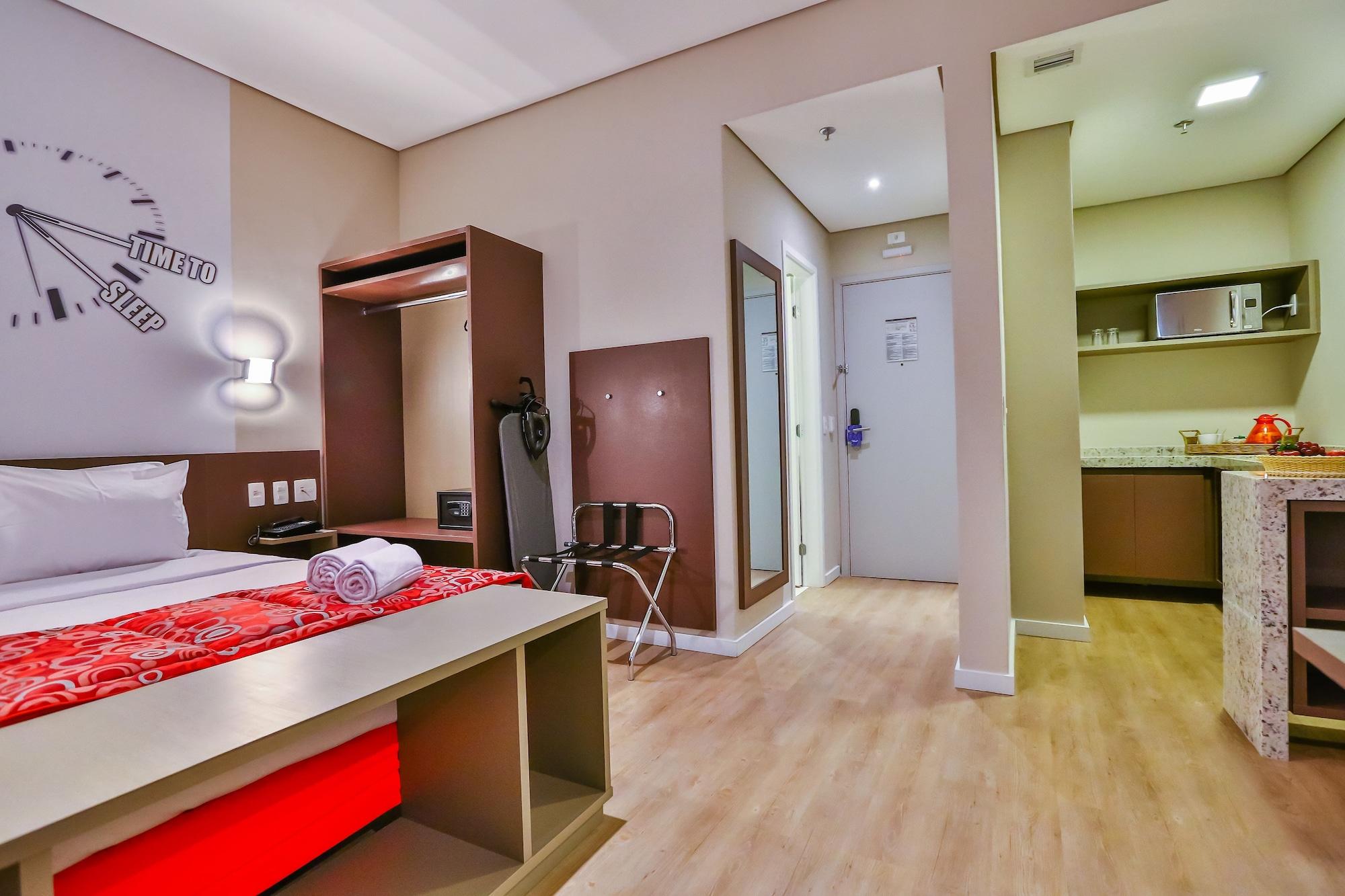 Hotel Summit Suítes 4*