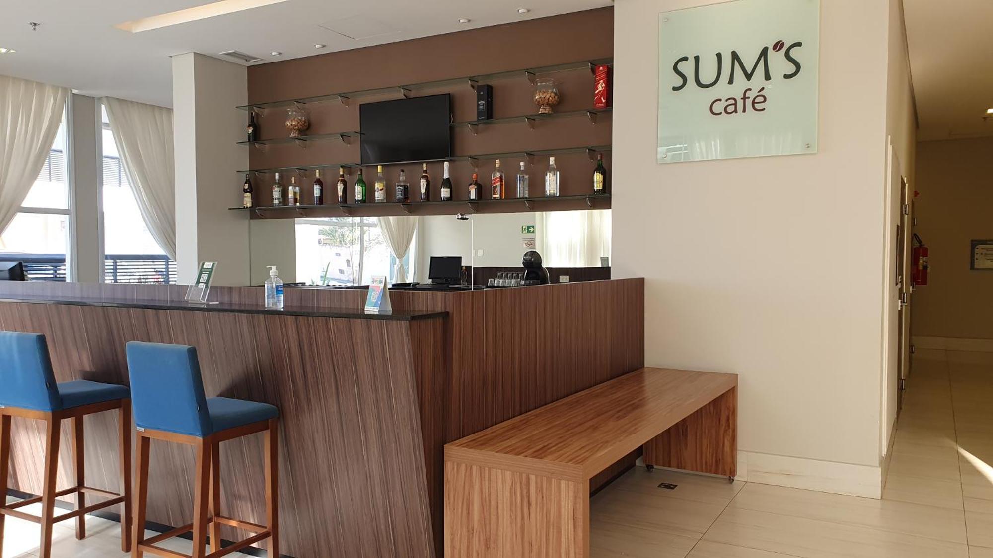 Hotel Summit Suítes
