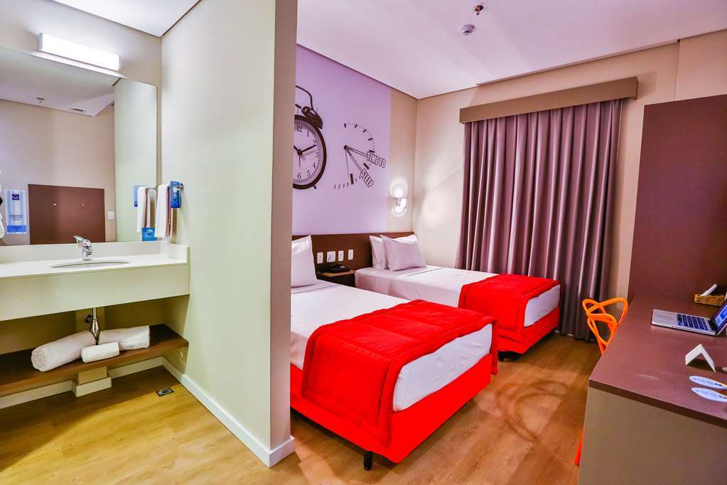 Hotel Summit Suítes 4*