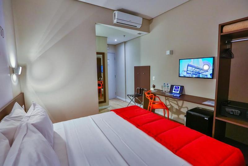 Hotel Summit Suítes 4*