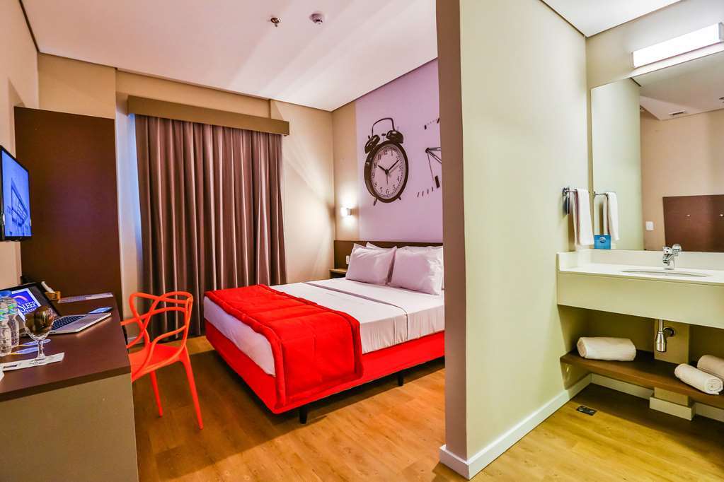 Hotel Summit Suítes